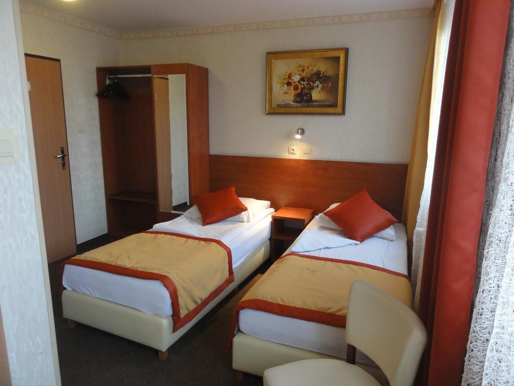 Hotel Pomorski ビィドゴシュチュ エクステリア 写真